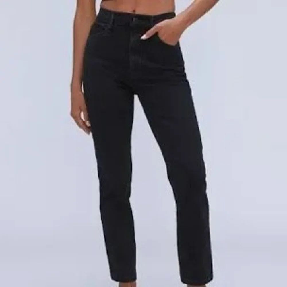Everlane 90’s Cheeky high rise black 25R straight leg jeans